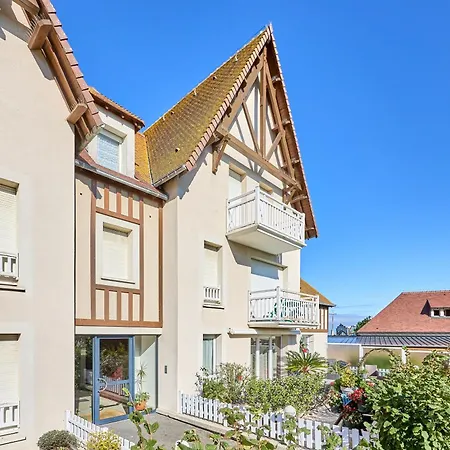 Le Quai Bleu - 200 M De La *