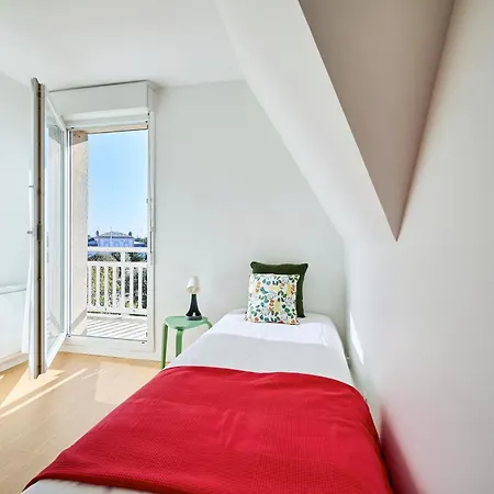 Le Quai Bleu - 200 M De La