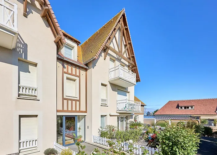 Le Quai Bleu - 200 M De La *